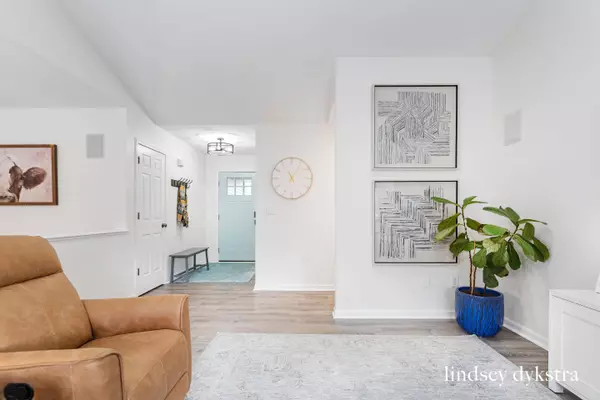 11453 Holmden NE Court, Rockford, MI 49341