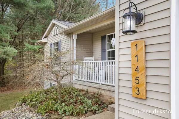 11453 Holmden NE Court, Rockford, MI 49341