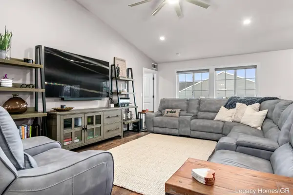 2629 Blooming Bud Lane, Kentwood, MI 49508