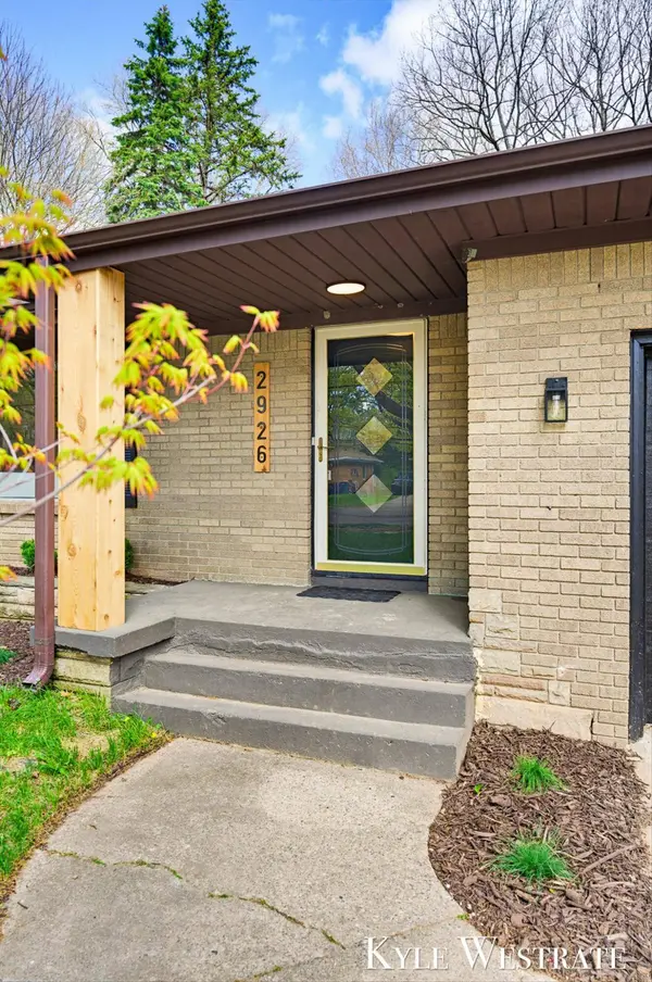 2926 Chamberlain SE Avenue, Grand Rapids, MI 49508