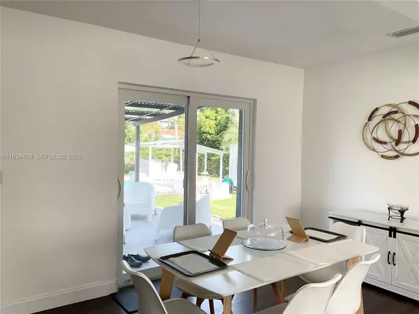 161 NW 145th St, Miami, FL 33168