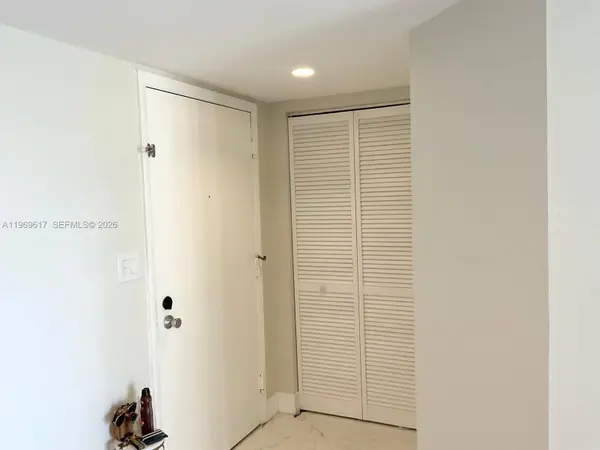 770 Claughton Island Dr #704, Miami, FL 33131