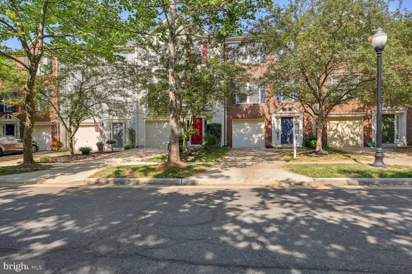 26119 LANDS END DR, Chantilly, VA 20152