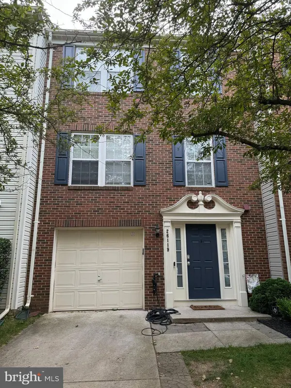 26119 LANDS END DR, Chantilly, VA 20152