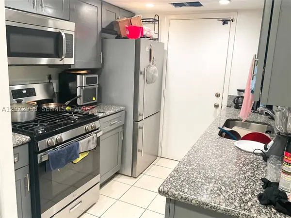 17901 NW 68th Ave #T207, Hialeah, FL 33015