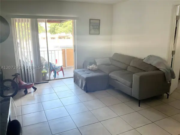 17901 NW 68th Ave #T207, Hialeah, FL 33015