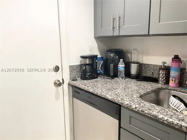 17901 NW 68th Ave #T207, Hialeah, FL 33015