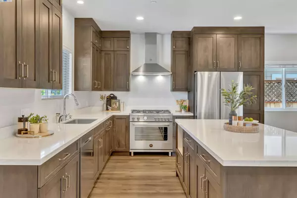 3626 Hemlock Ct, Santa Rosa, CA 95403