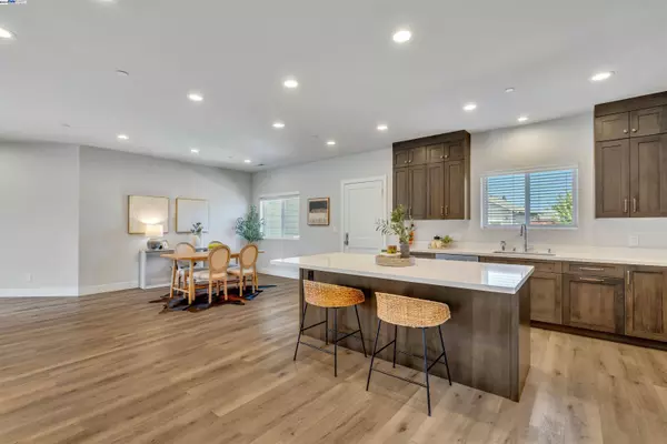 3626 Hemlock Ct, Santa Rosa, CA 95403