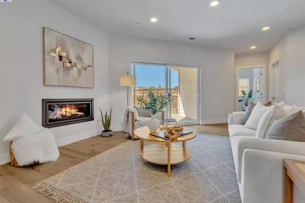 3626 Hemlock Ct, Santa Rosa, CA 95403