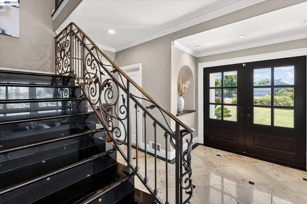 2337 Grosvenor Heights Ct, Livermore, CA 94550