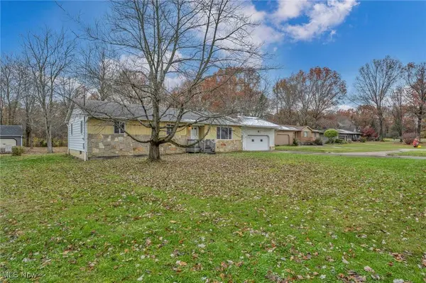 1140 Keefer RD, Girard, OH 44420