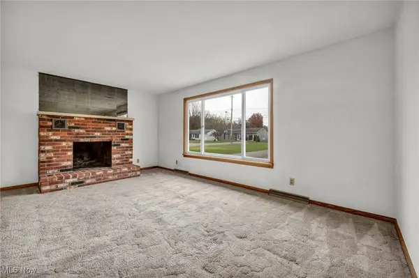 1140 Keefer RD, Girard, OH 44420