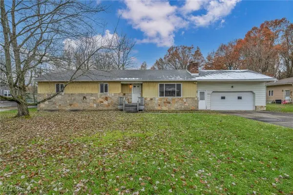 1140 Keefer RD, Girard, OH 44420