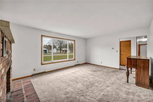 1140 Keefer RD, Girard, OH 44420