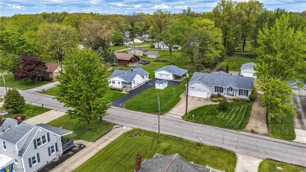 2131 Overland AVE NE, Warren, OH 44483