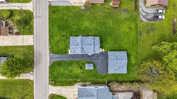 2131 Overland AVE NE, Warren, OH 44483