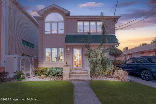 125 Laconia AVE, Staten Island, NY 10305