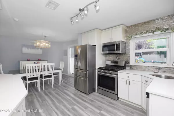 99 Elmira ST, Staten Island, NY 10306