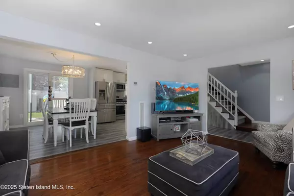 99 Elmira ST, Staten Island, NY 10306