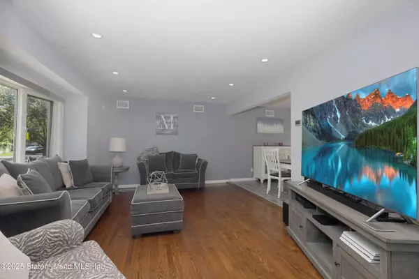 99 Elmira ST, Staten Island, NY 10306