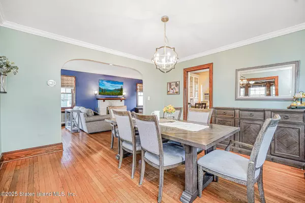 171 Keiber CT, Staten Island, NY 10314