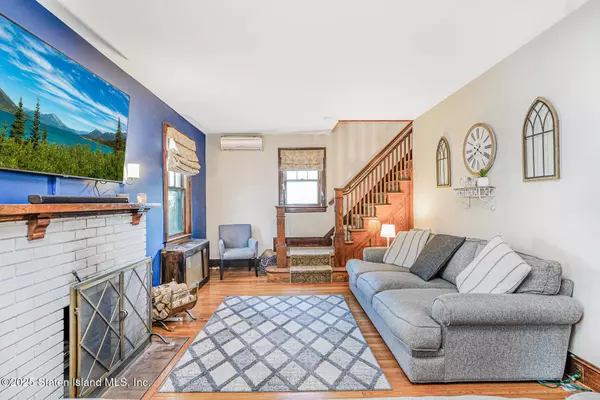 171 Keiber CT, Staten Island, NY 10314