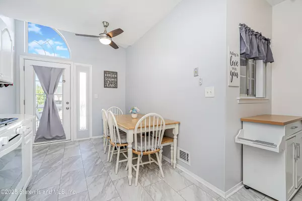 75 Chesebrough ST, Staten Island, NY 10312