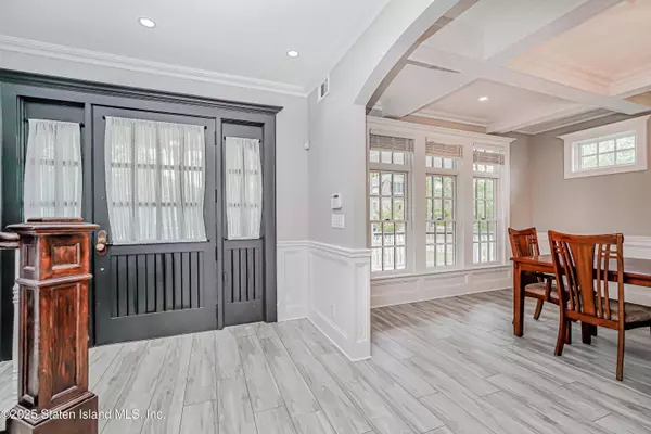 237 Bayview AVE, Staten Island, NY 10309