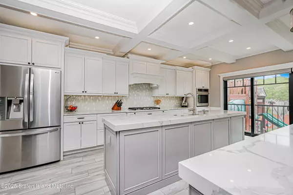 237 Bayview AVE, Staten Island, NY 10309