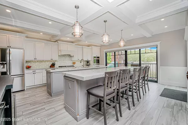 237 Bayview AVE, Staten Island, NY 10309