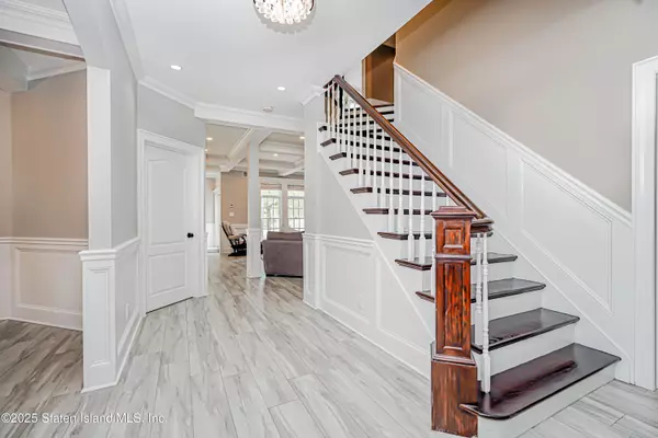 237 Bayview AVE, Staten Island, NY 10309