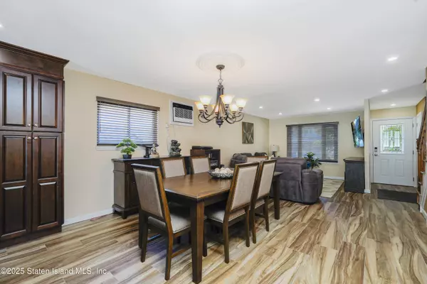 80 Gold AVE, Staten Island, NY 10312