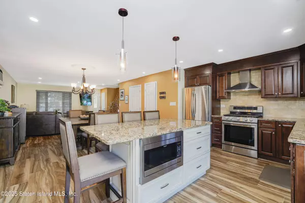 80 Gold AVE, Staten Island, NY 10312