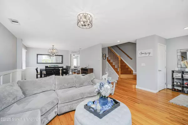 384 Yetman AVE, Staten Island, NY 10307