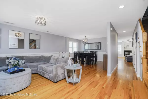 384 Yetman AVE, Staten Island, NY 10307