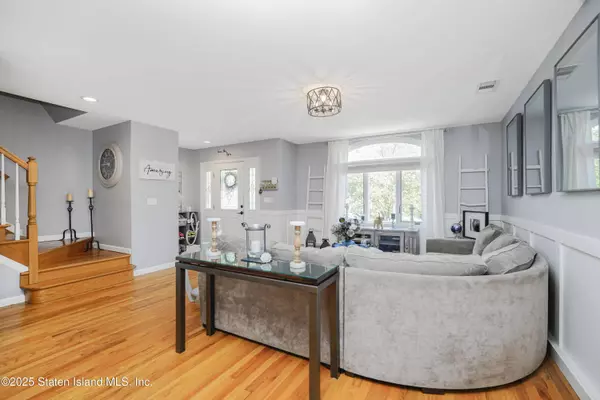 384 Yetman AVE, Staten Island, NY 10307