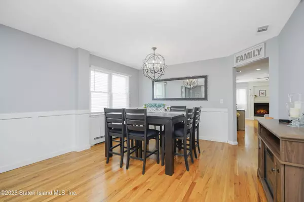 384 Yetman AVE, Staten Island, NY 10307