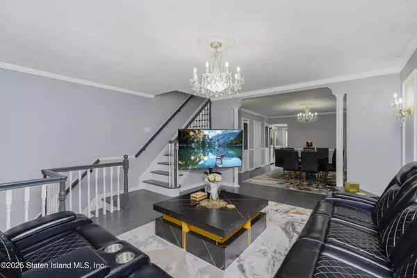 26 E Brandis AVE, Staten Island, NY 10308