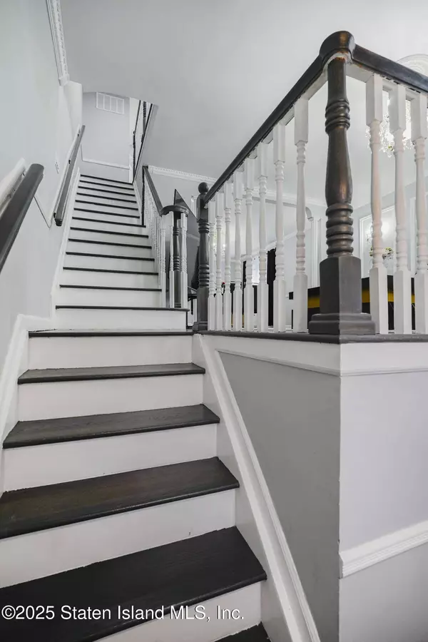 26 E Brandis AVE, Staten Island, NY 10308