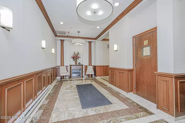 155 Bay ST #2l, Staten Island, NY 10301