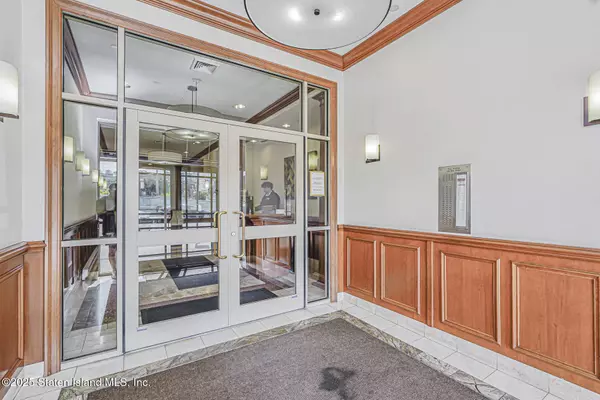 155 Bay ST #2l, Staten Island, NY 10301