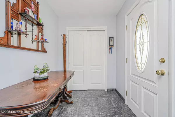 231 Adelaide AVE, Staten Island, NY 10306