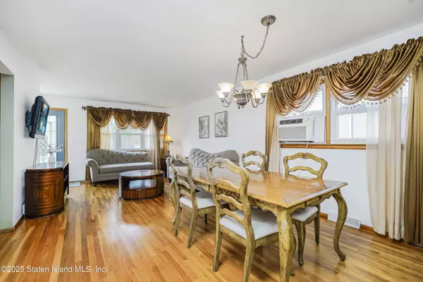 416 Bradford AVE, Staten Island, NY 10309