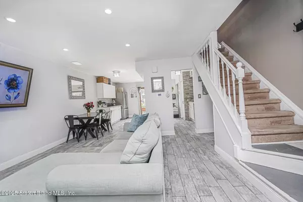 32 Gervil ST, Staten Island, NY 10309