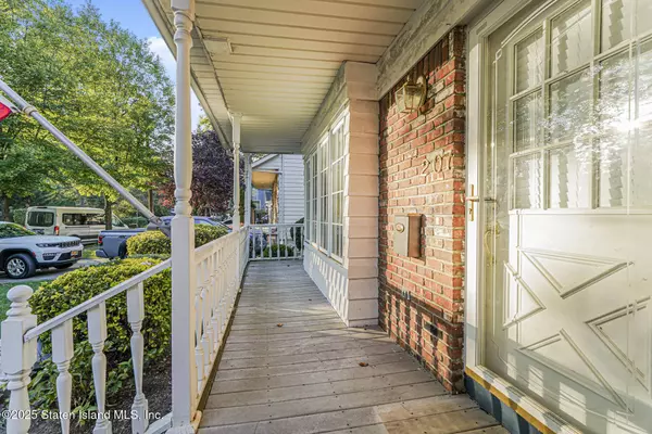 207 Oak AVE, Staten Island, NY 10306
