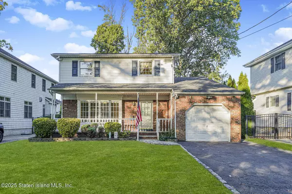 207 Oak AVE, Staten Island, NY 10306