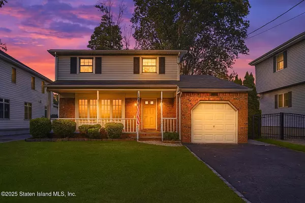 207 Oak AVE, Staten Island, NY 10306