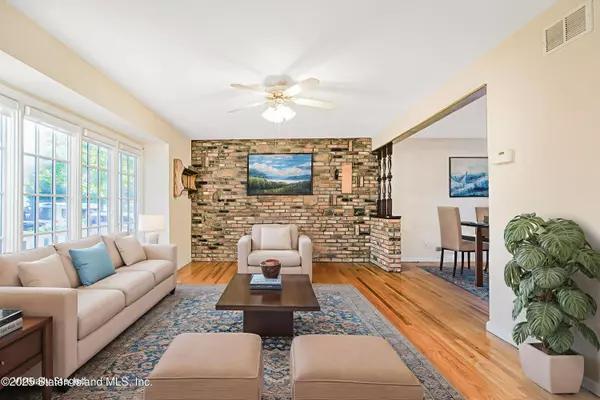 207 Oak AVE, Staten Island, NY 10306