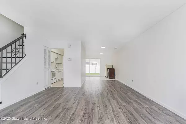 85 Cypress LOOP, Staten Island, NY 10309